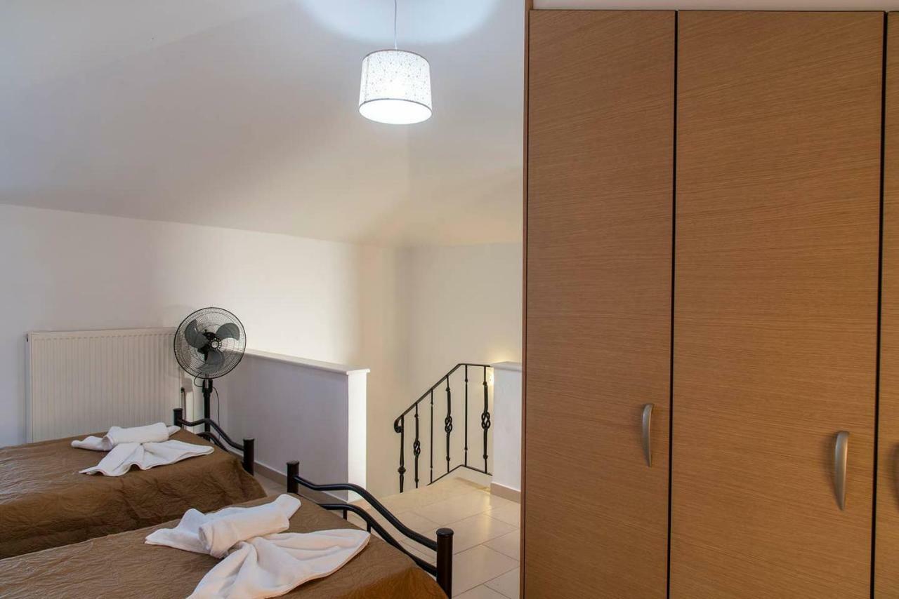 Appartamento Cosy House Paleocastro Esterno foto