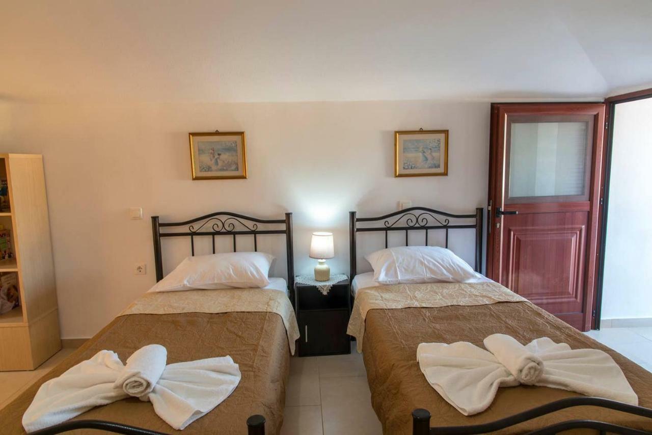 Appartamento Cosy House Paleocastro Esterno foto